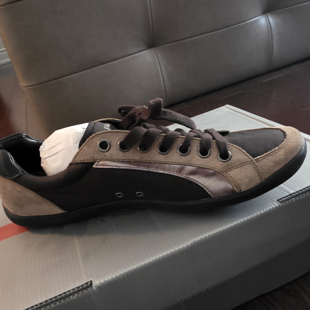 Prada Gray Box - Picture 3 of 5